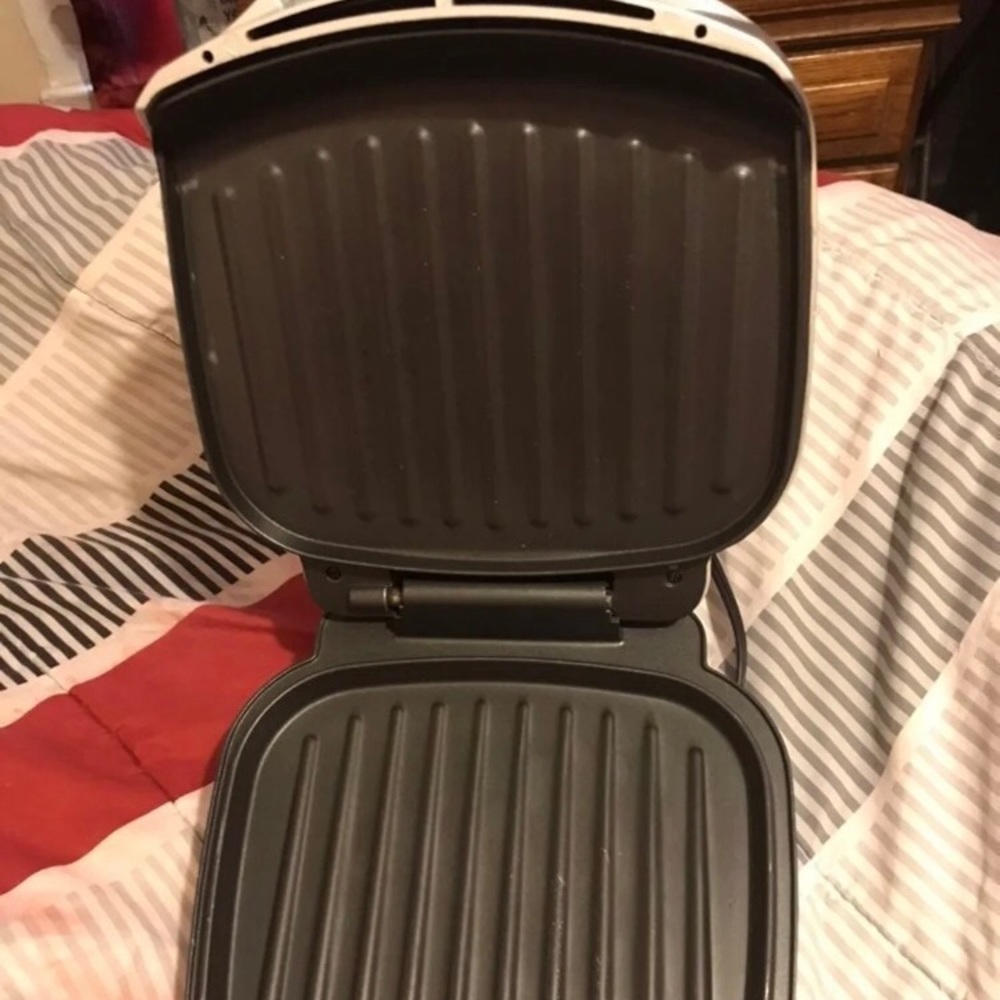 George Foreman Grilling Machine - Picture 5 of 6